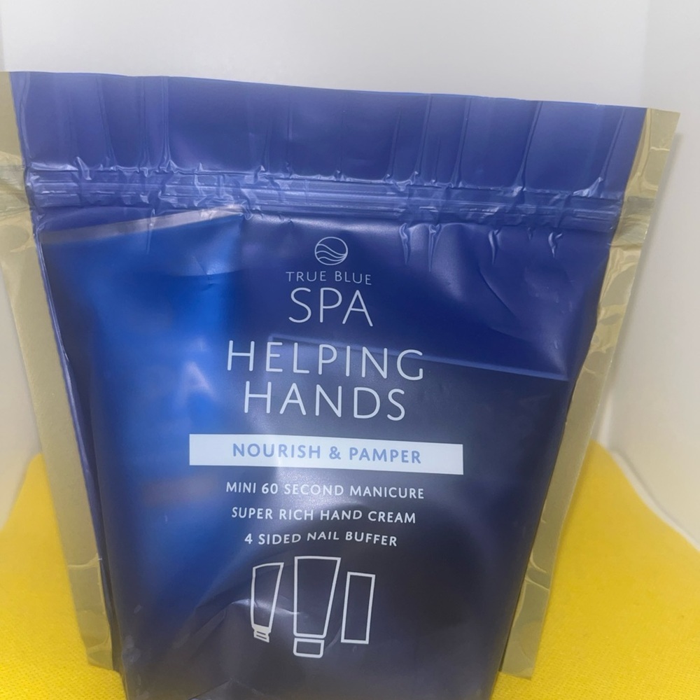 Bath & Body Works Spa Helping Hands True Blue Spa Gift Set plus a free gift